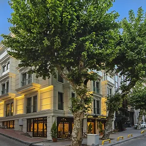 Grand Naki Otel
